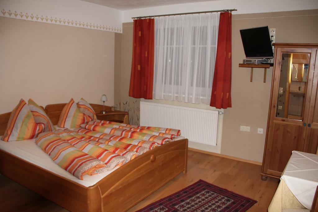 Haus Resi Apartment Staatz Phòng bức ảnh